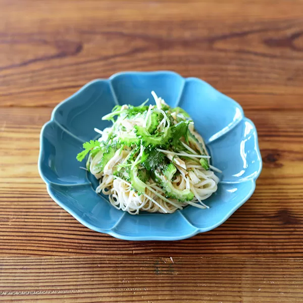 蒸し鶏と夏野菜のごまだれ素麺