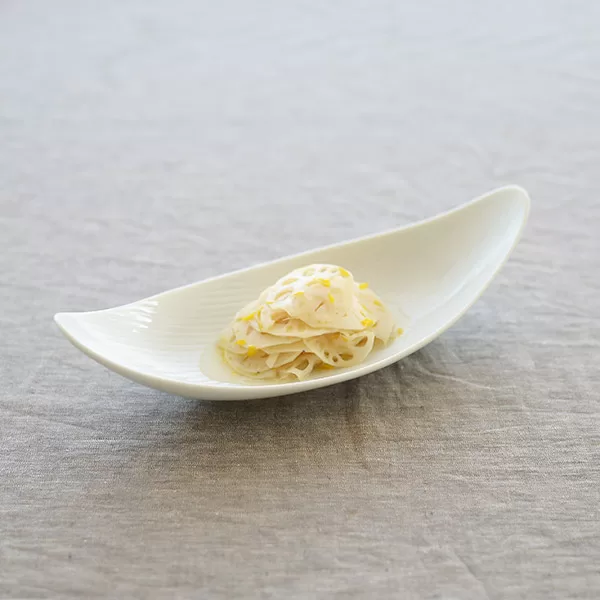 れんこんと菊の甘酢風サラダ