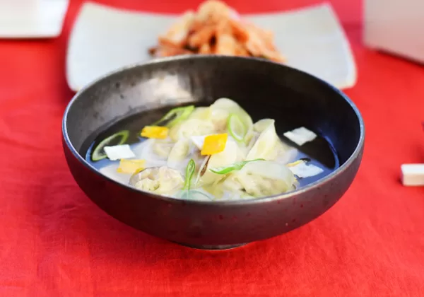만둣국
