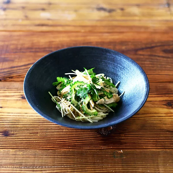 蒸し鶏と夏野菜のごまだれ素麺