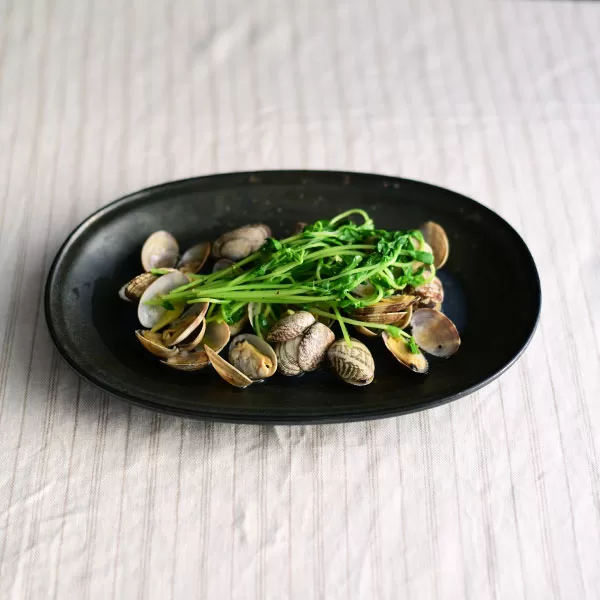 あさりと豆苗の酒蒸し