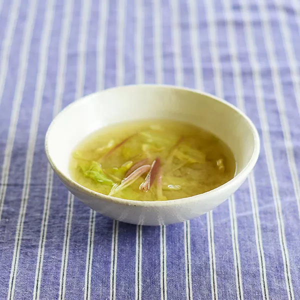レタスとみょうがのお味噌汁
