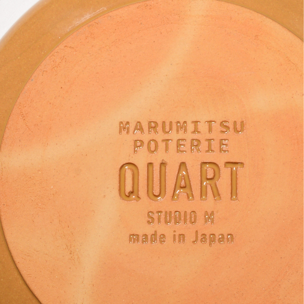 製造工程上、商品の裏面に棚板の跡がうつる場合があります。